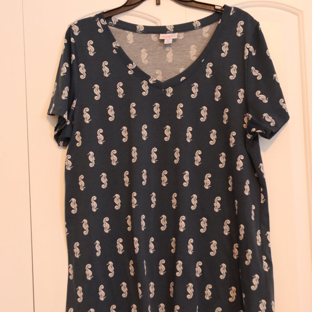 LulaRoe Sea Horse Short Sleeve Tee Size XL Simply Comfortable Casual Beach